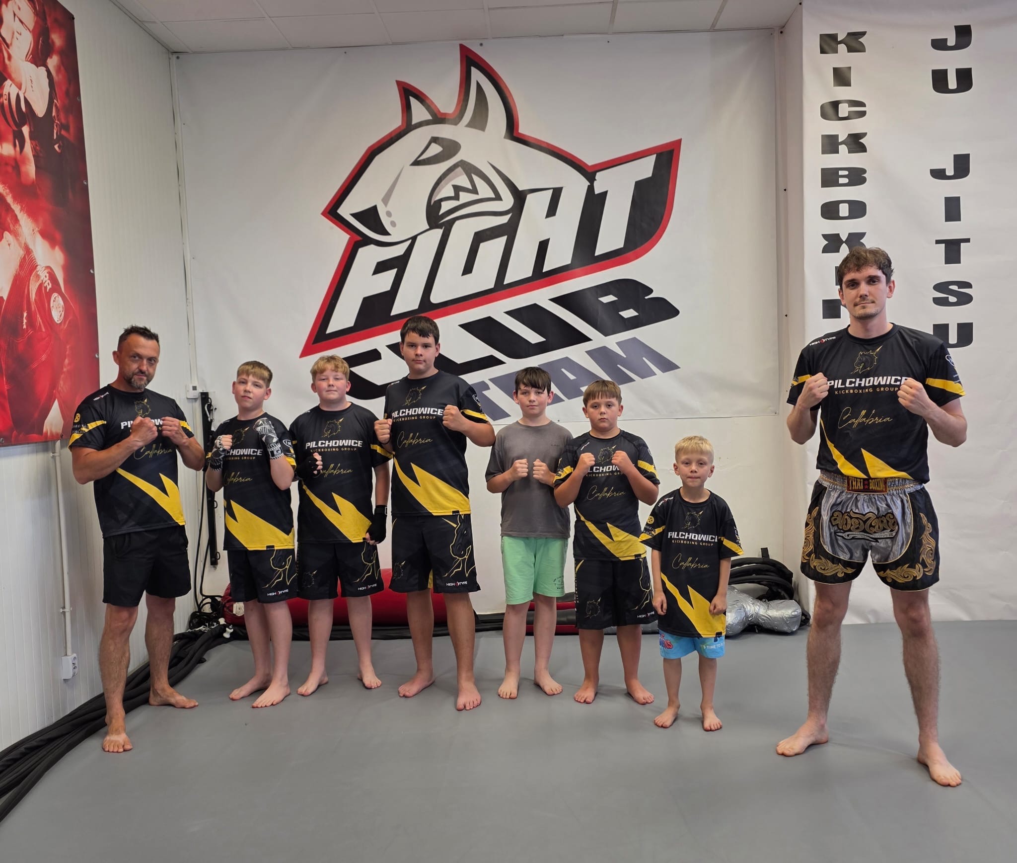 Drużyna Kickboxing Pilchowice Callabria — trenerzy i młodzi zawodnicy